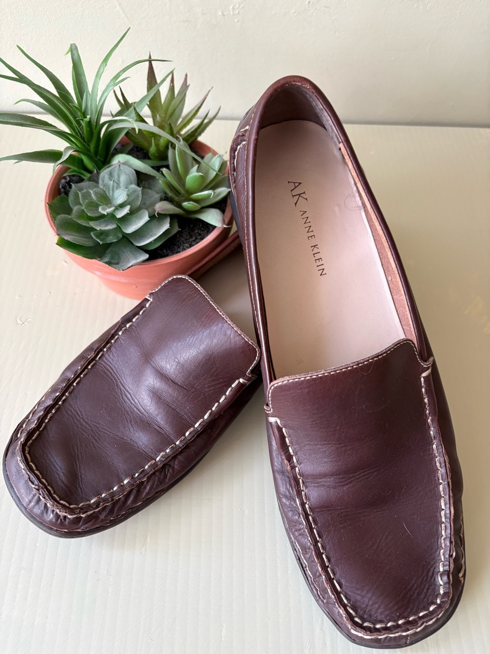 Anne Klein womens Dark Brown Leather Slip-On Loafers Sz 9.5